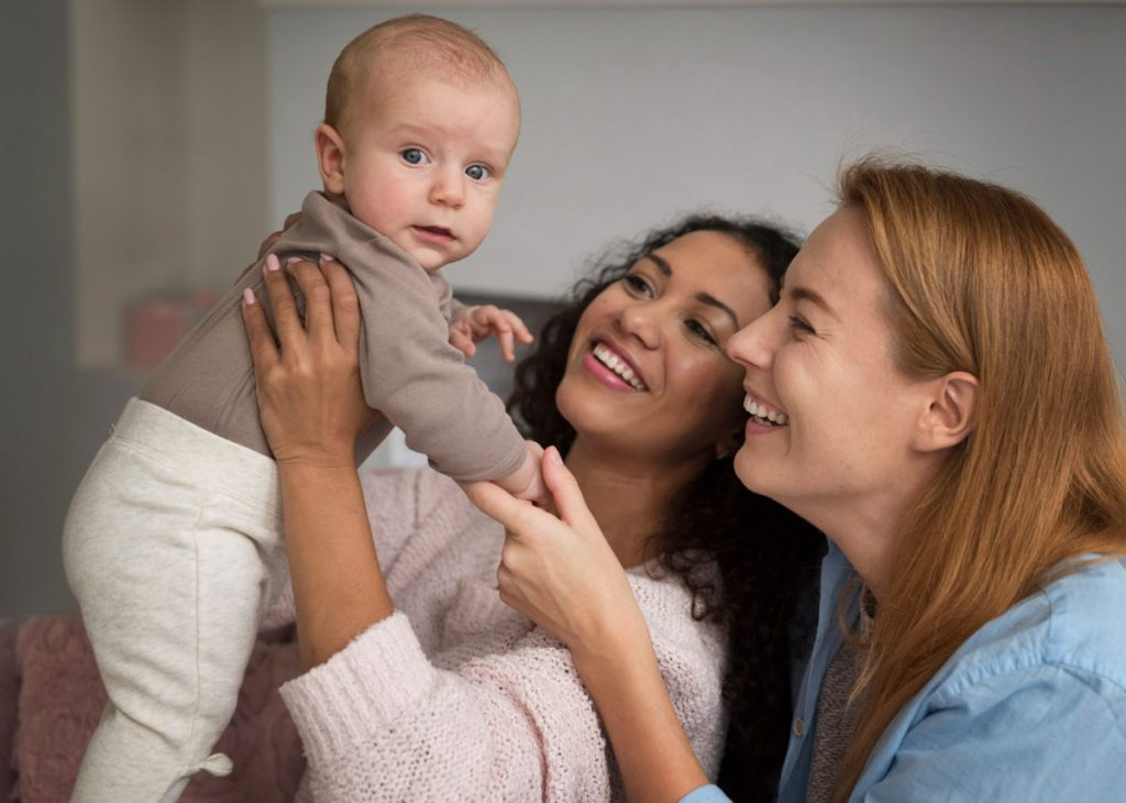 mulheres apoiando amamentacao